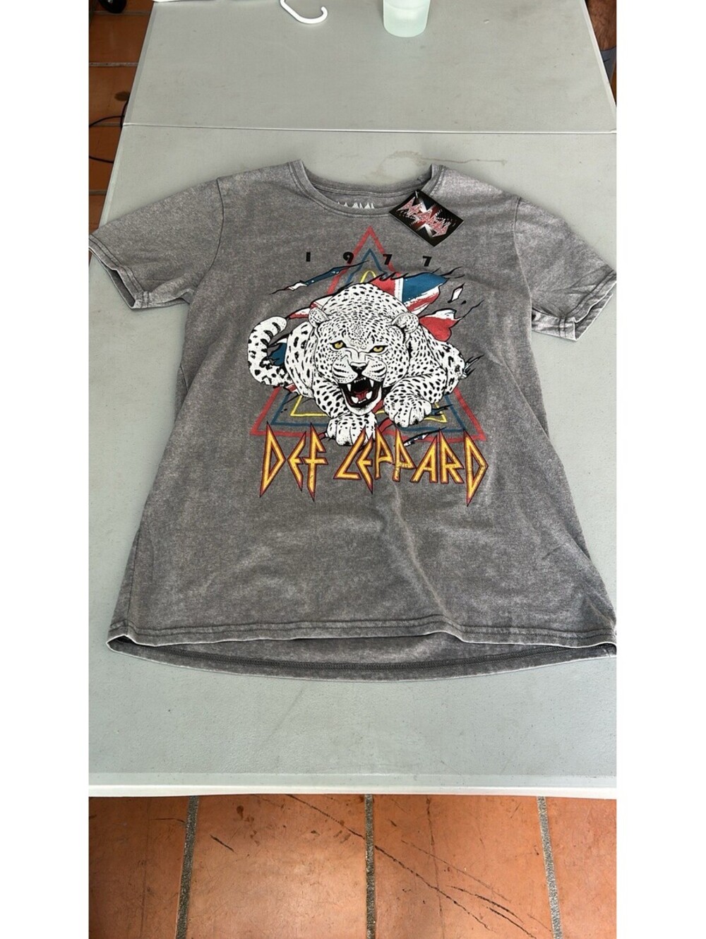 New Licensed Def Leppard 1977 Men’s Size Medium T Shirt Licensed Tags